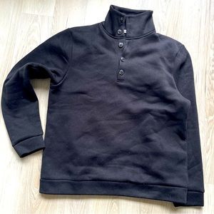 H2H clothing line black sweater